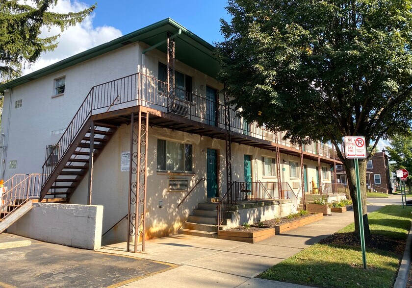 Building Photo - 204 S Souder Ave