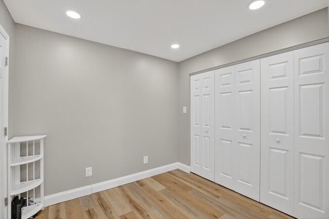 Building Photo - 3459 Howell Ct