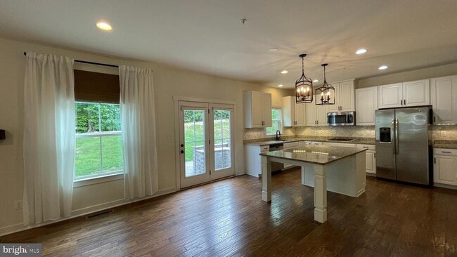 Building Photo - 2309 Harmsworth Dr