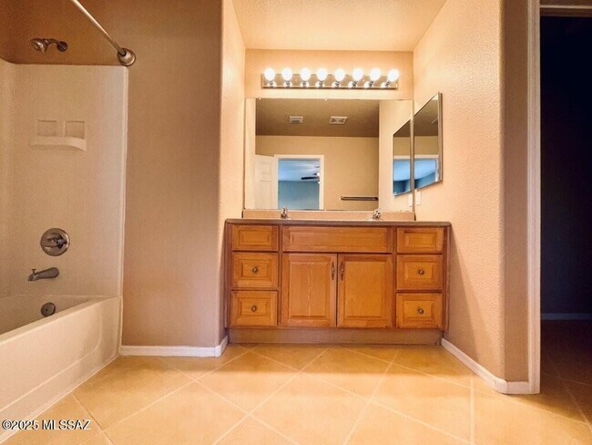 Building Photo - 2736 N Neruda Ln