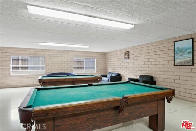 Building Photo - 2501 W Redondo Beach Blvd