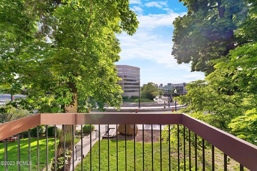 Building Photo - 425 S 1000 E