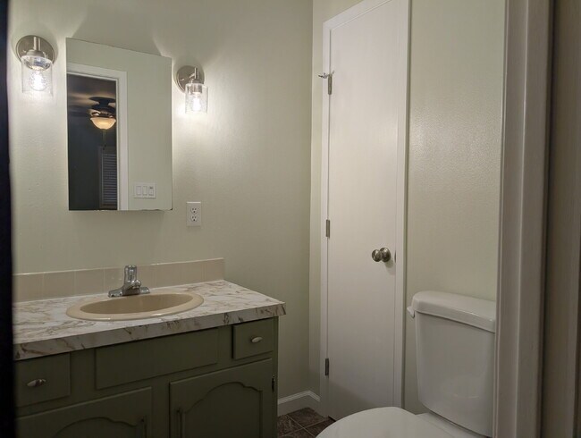 Building Photo - Nice 3 Bedroom Ranch in Appleton