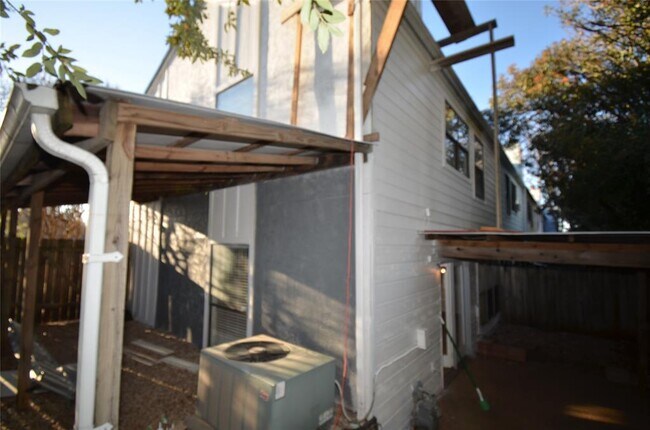 Building Photo - 7801 Parliament Pl