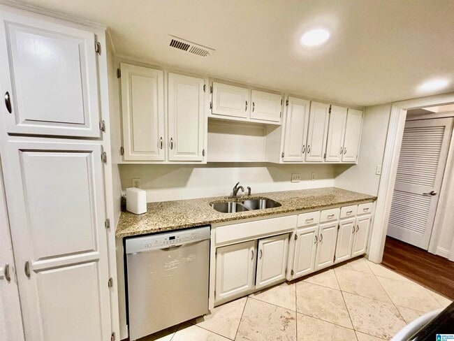 Building Photo - 608 Mountain Laurel Ct