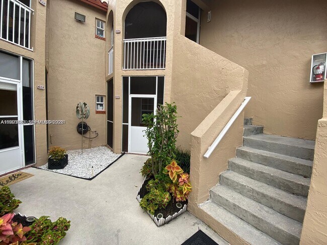 Building Photo - 8713 SW 5th St