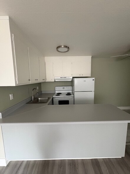 Building Photo - 303 Lee St