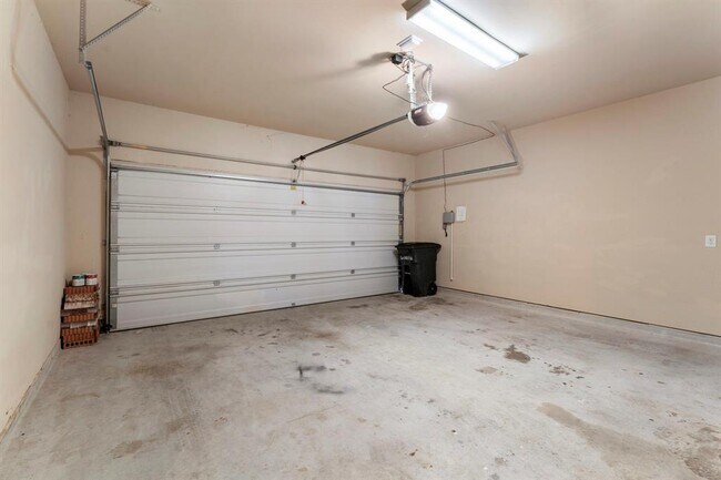 Building Photo - 2902 Lemmingham Dr