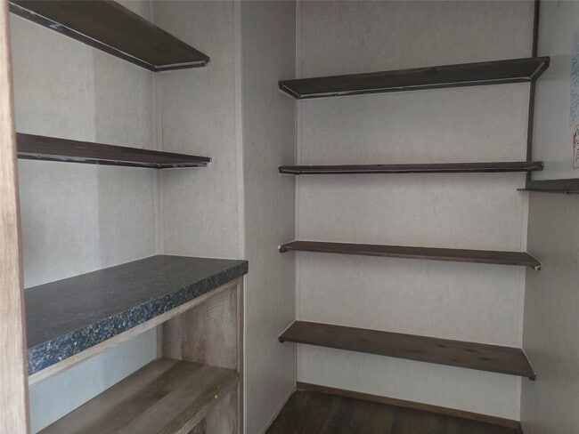 Building Photo - 219 Zinn Dr