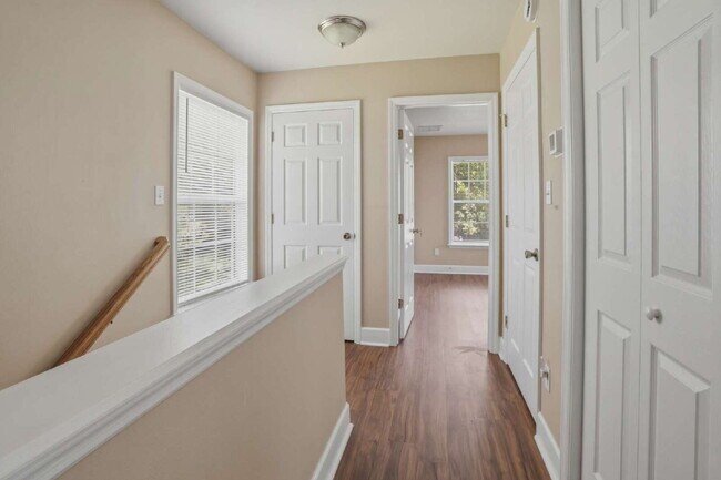 Building Photo - Beautifully Renovated 3 BD 3 BA Single Family Home Near Florida State University Campus.