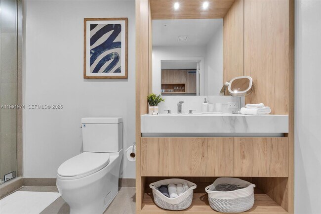 Building Photo - 11 NE 6th St