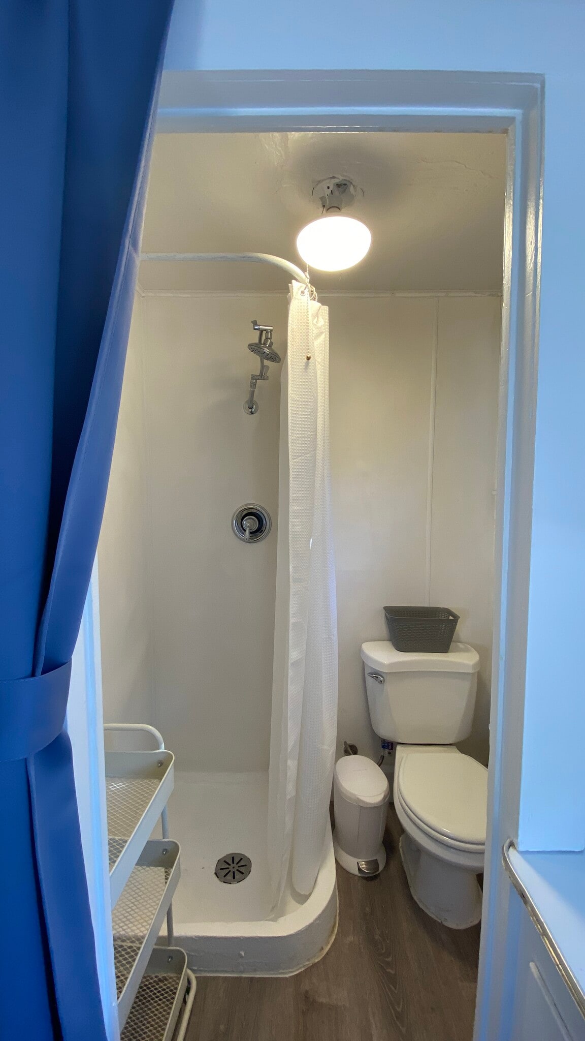 bathroom - 132 NW 30th St