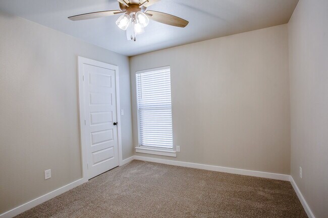 Building Photo - Like New Construction in Cooper District!