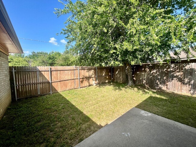 Building Photo - 4325 Segura Ct S