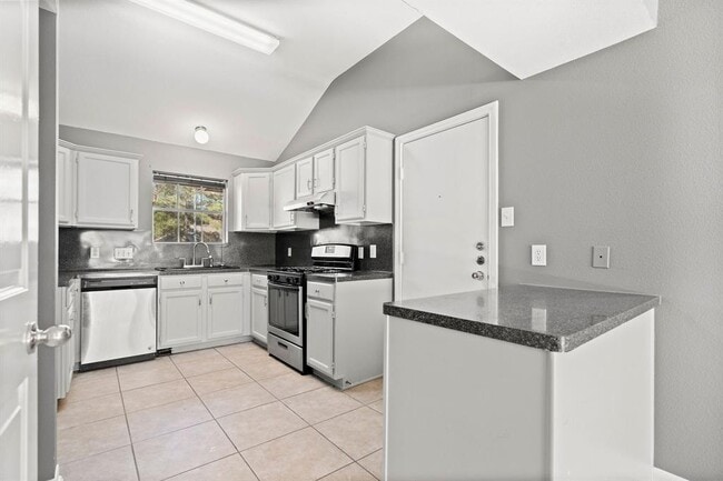 Building Photo - 2006 Kelona Dr