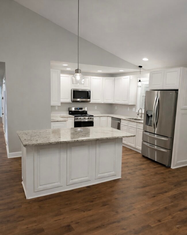 Building Photo - 2150 Windsor Ave