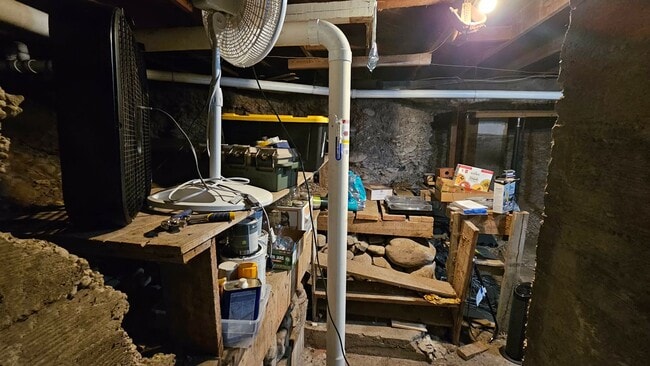 Building Photo - Farm House in Arlee