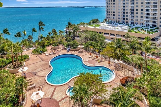Building Photo - 520 Brickell Key Dr