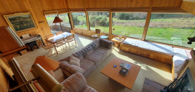 Building Photo - 154 White Fir Wood