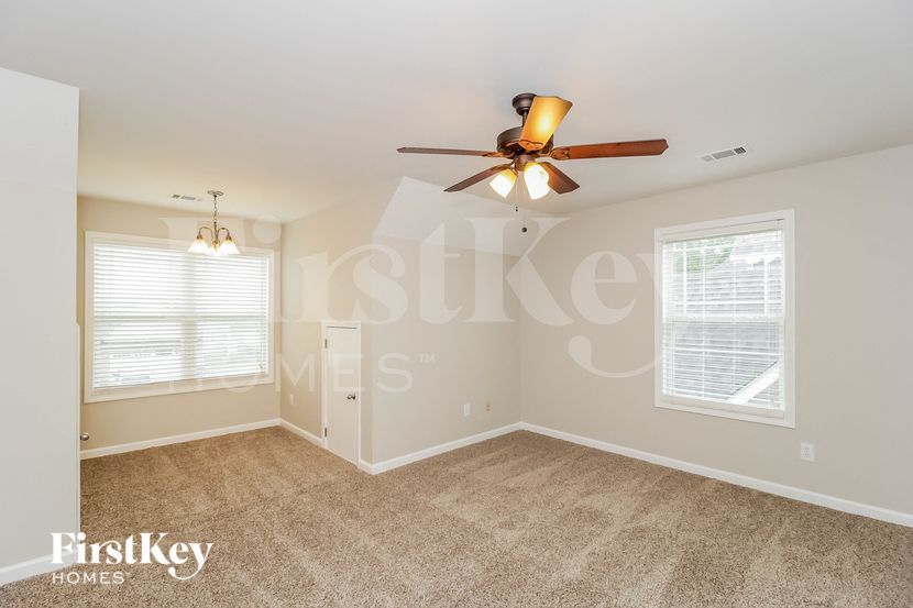 Building Photo - 36 Crown Dr