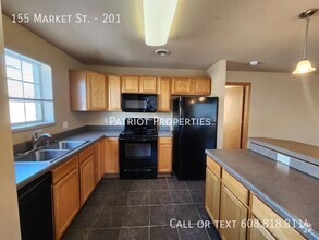 Building Photo - 2 BED / 2 BATH IN DOWNTOWN SUN PRAIRIE