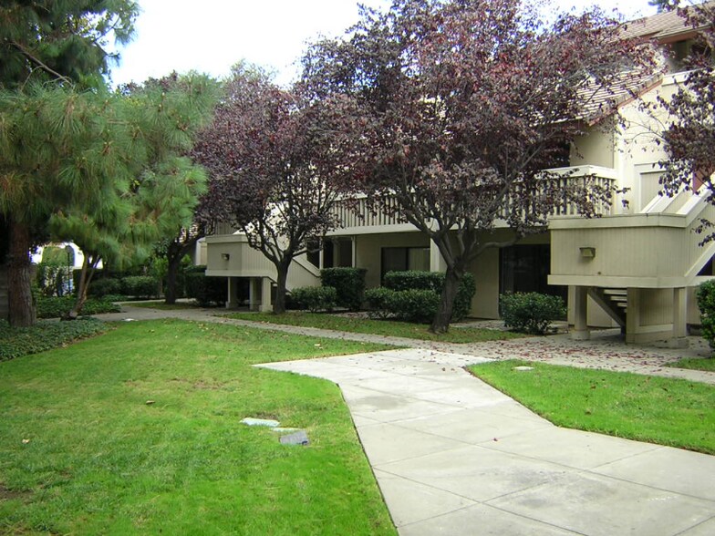 Building Photo - 39910 Fremont Blvd