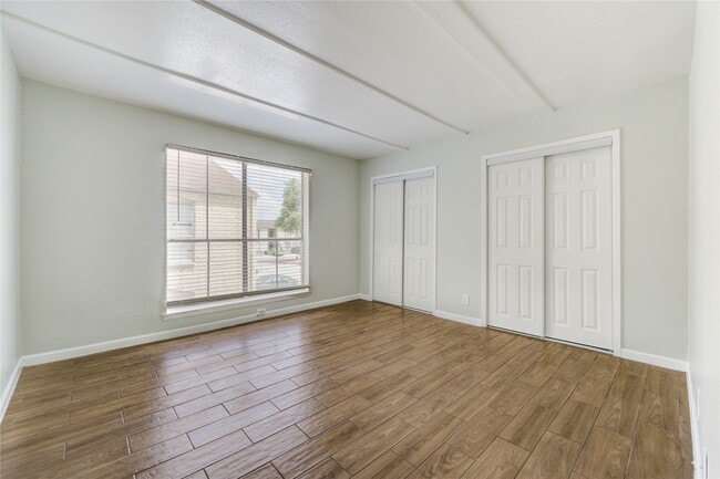 Building Photo - 6200 W Tidwell Rd