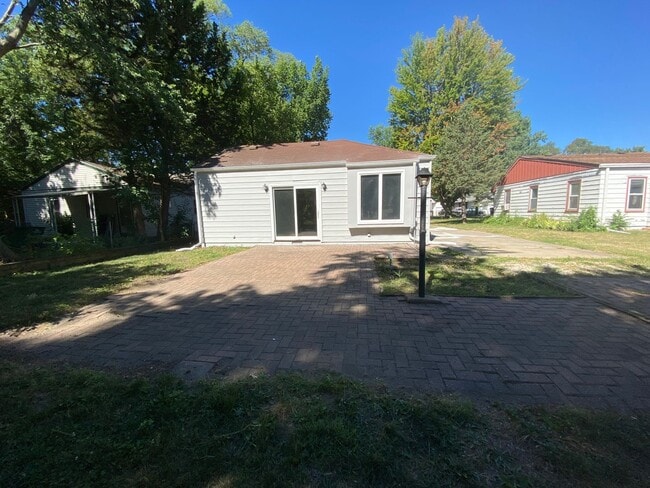 Building Photo - Renovated 3 bedroom/1bath ranch style home