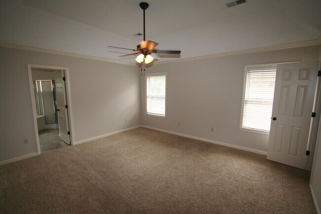 Building Photo - 6776 Dianna Dr