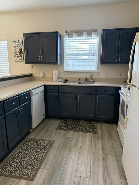 Building Photo - 7908 Sunset Ave