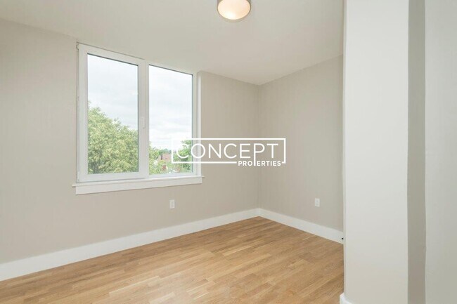 Building Photo - 334A Harvard St. Unit 7