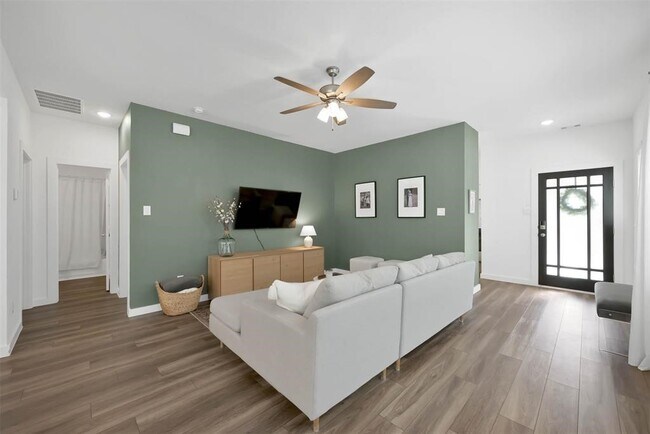 Building Photo - 516 Timber Voyage Ct