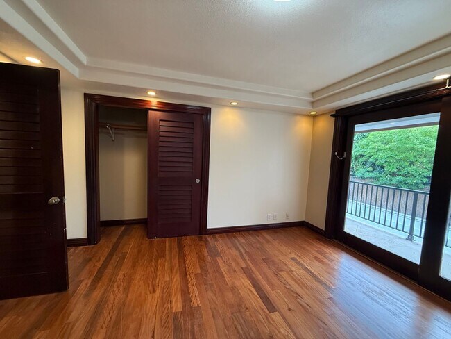 Building Photo - 466 Portlock Rd