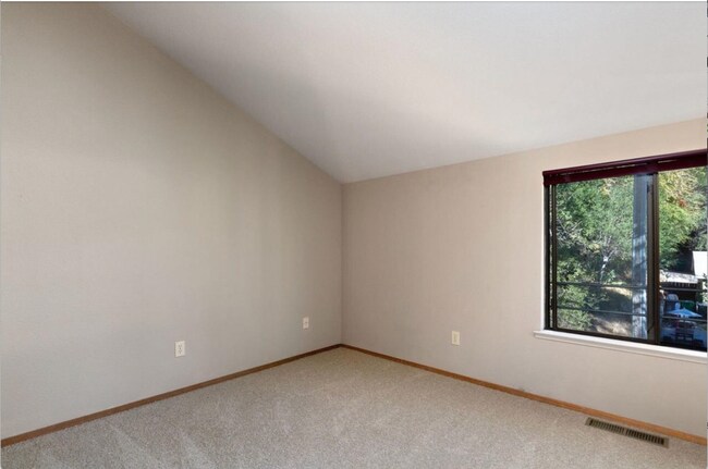 Building Photo - 146 Bean Creek Rd