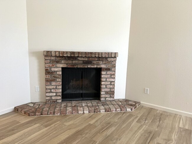 Building Photo - 107 Bond Ave