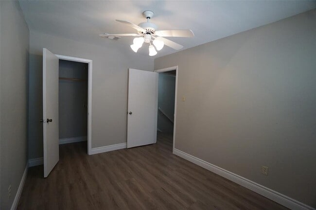 Building Photo - 9100 Mountain Ridge Dr
