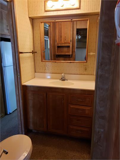 Building Photo - Kings Row #25  Washington 1 Bed 1 Bath  55...