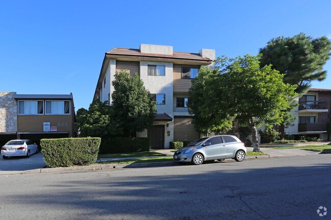 Building Photo - 627 Orange Grove Ave