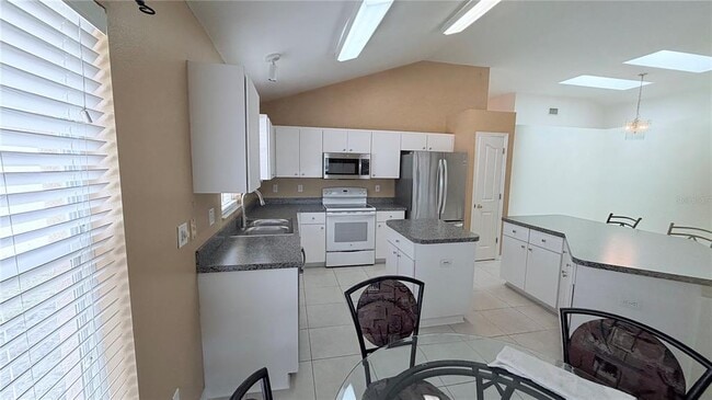 Building Photo - 10216 Oasis Palm Dr