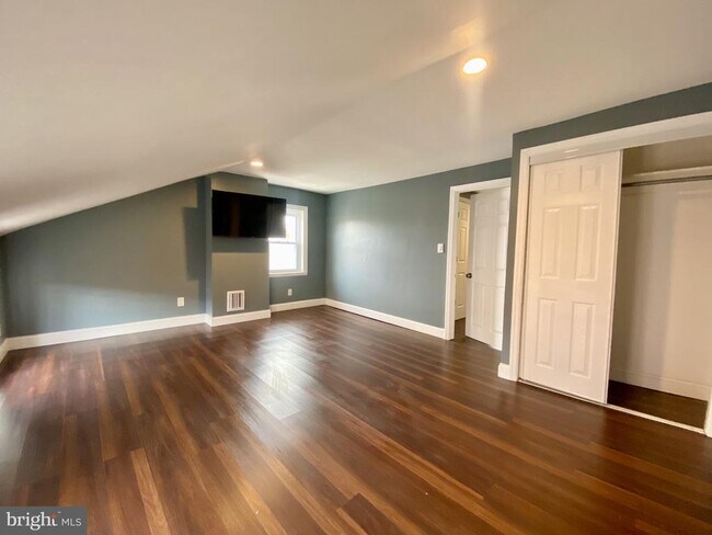 Building Photo - 34 Southard St