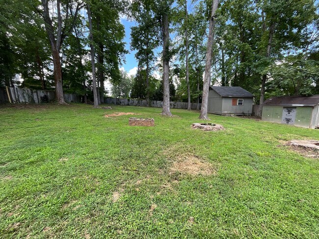 Building Photo - 4026 Sedgewood Ln