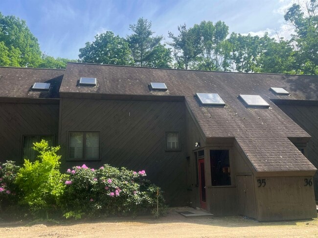 Primary Photo - 35 Woodland Pines Rd