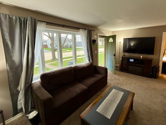 Building Photo - 1221 Agnes Ave