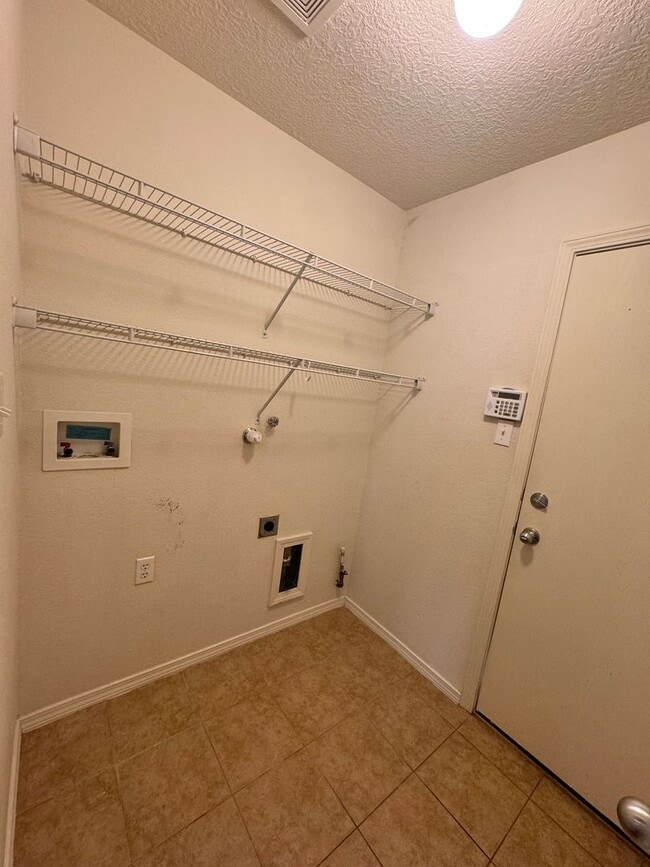 Building Photo - 3 bed 2 bath home in Los Lunas  MOVE IN SPECIAL!