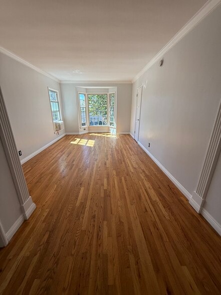Living room - 114 1/2 N Pass Ave