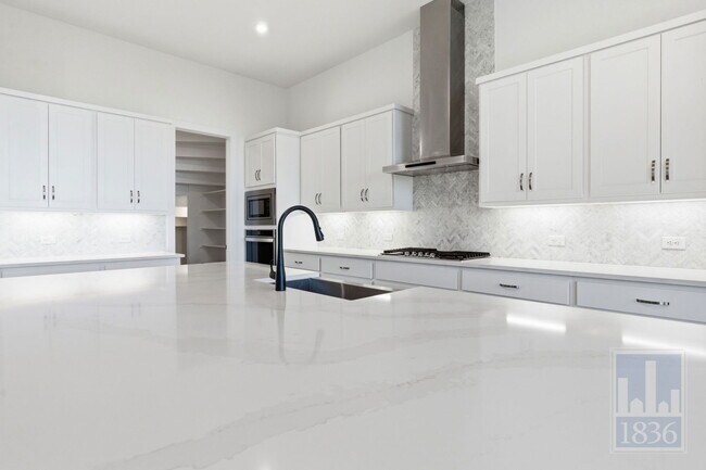 Building Photo - 1024 Siena Sunset Rd