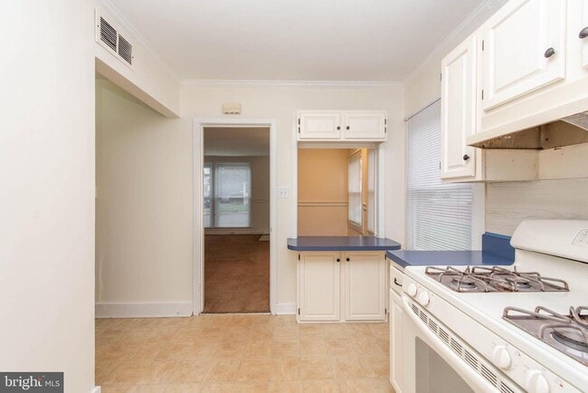 Building Photo - 919 Carroll Ave