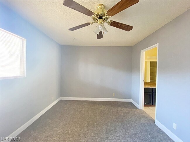 Building Photo - 894 Rhinegold Way