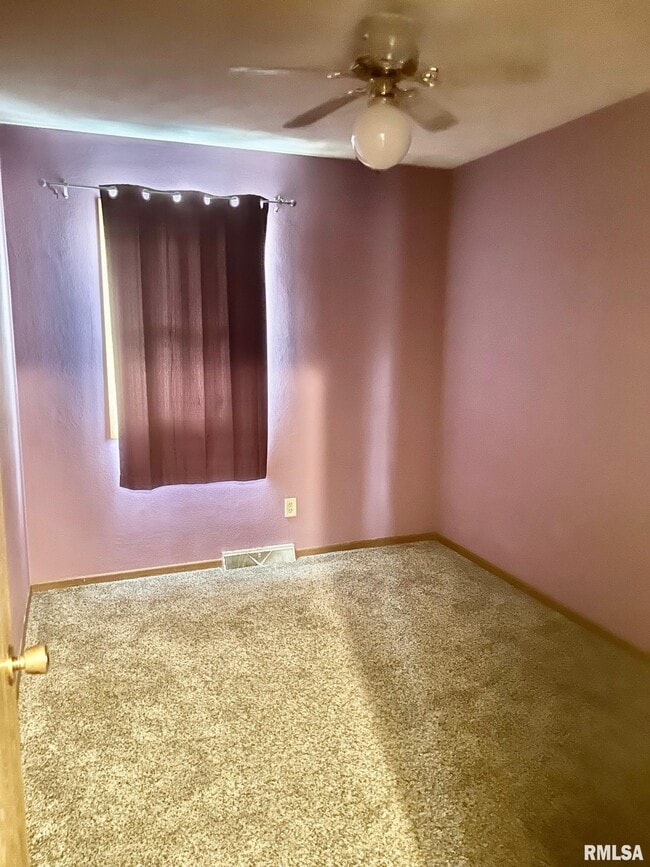 Building Photo - 11485 95th Ave