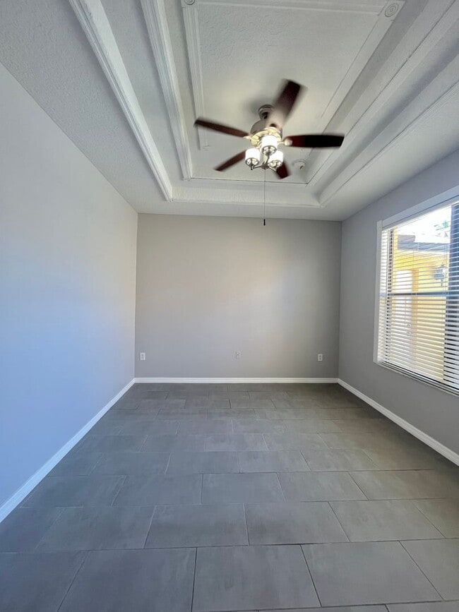 Building Photo - Hunter's Creek - 3 Bedroom, 2.5 Bathroom T...